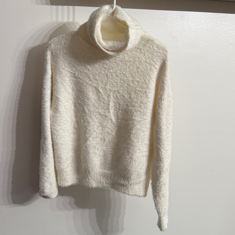 Cozy White Turtleneck Sweater, H&M, xs